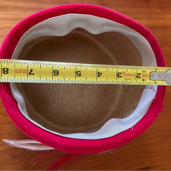 Mid Century hot pink fuschia pill box hat with feathers - Picture 9 of 9